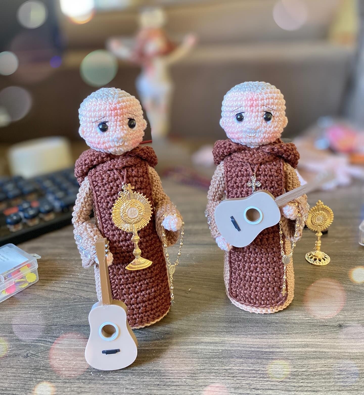 Frei Gilsinho, o Companheiro de Oração! | Acompanha Ostensório  + Violão