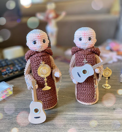 Frei Gilsinho, o Companheiro de Oração! | Acompanha Ostensório  + Violão